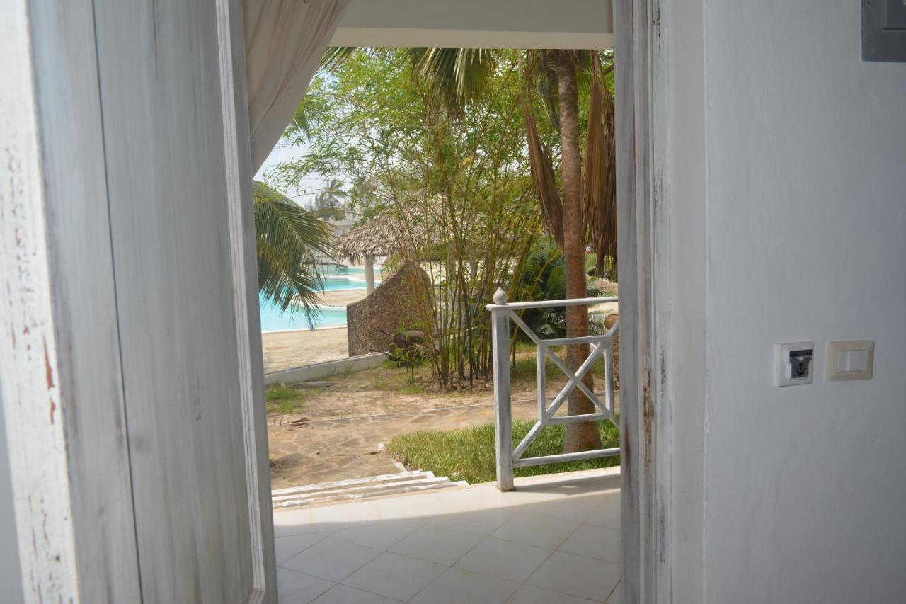 Twiga Beach & Spa Watamu Exterior photo