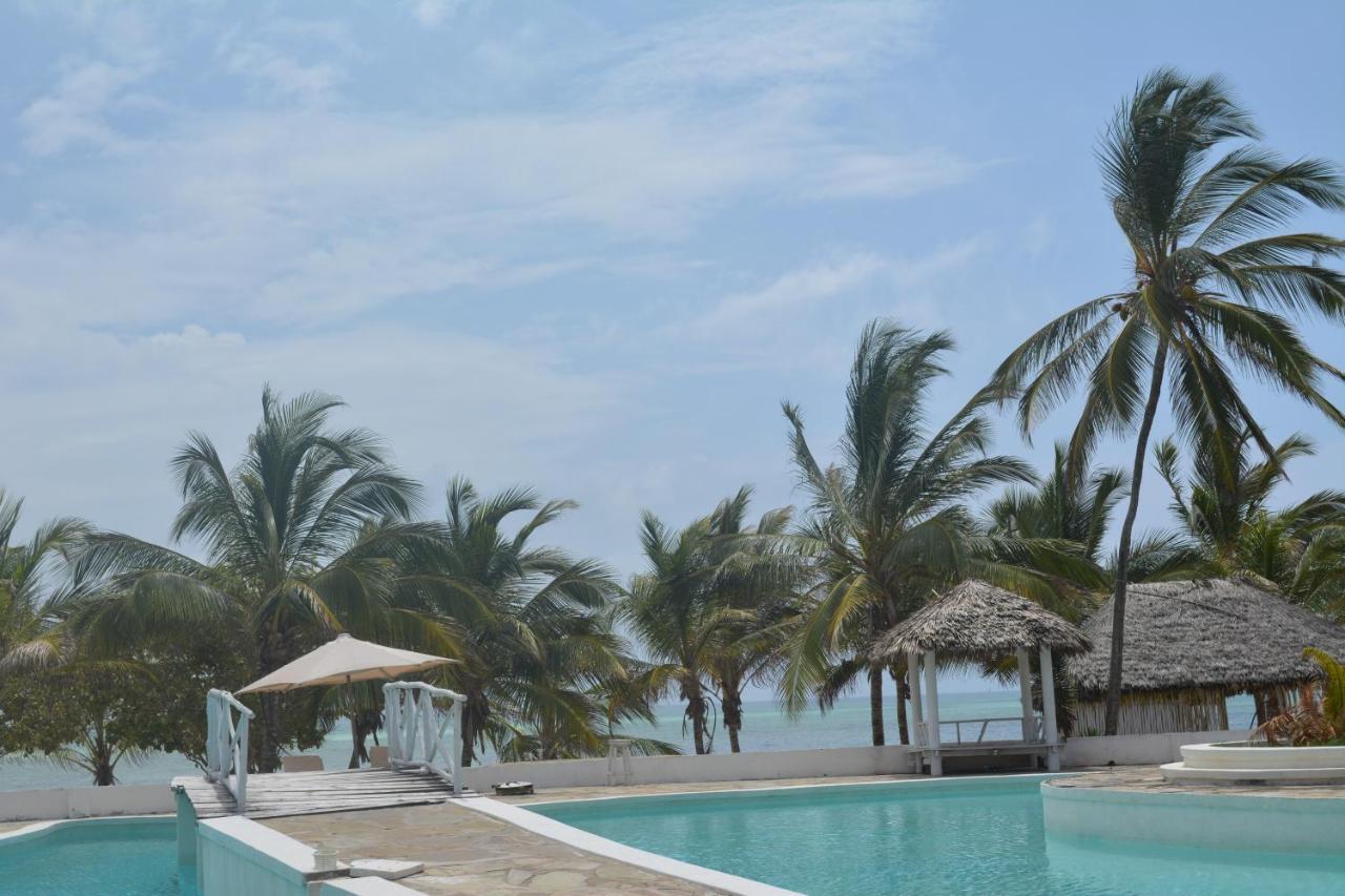 Twiga Beach & Spa Watamu Exterior photo